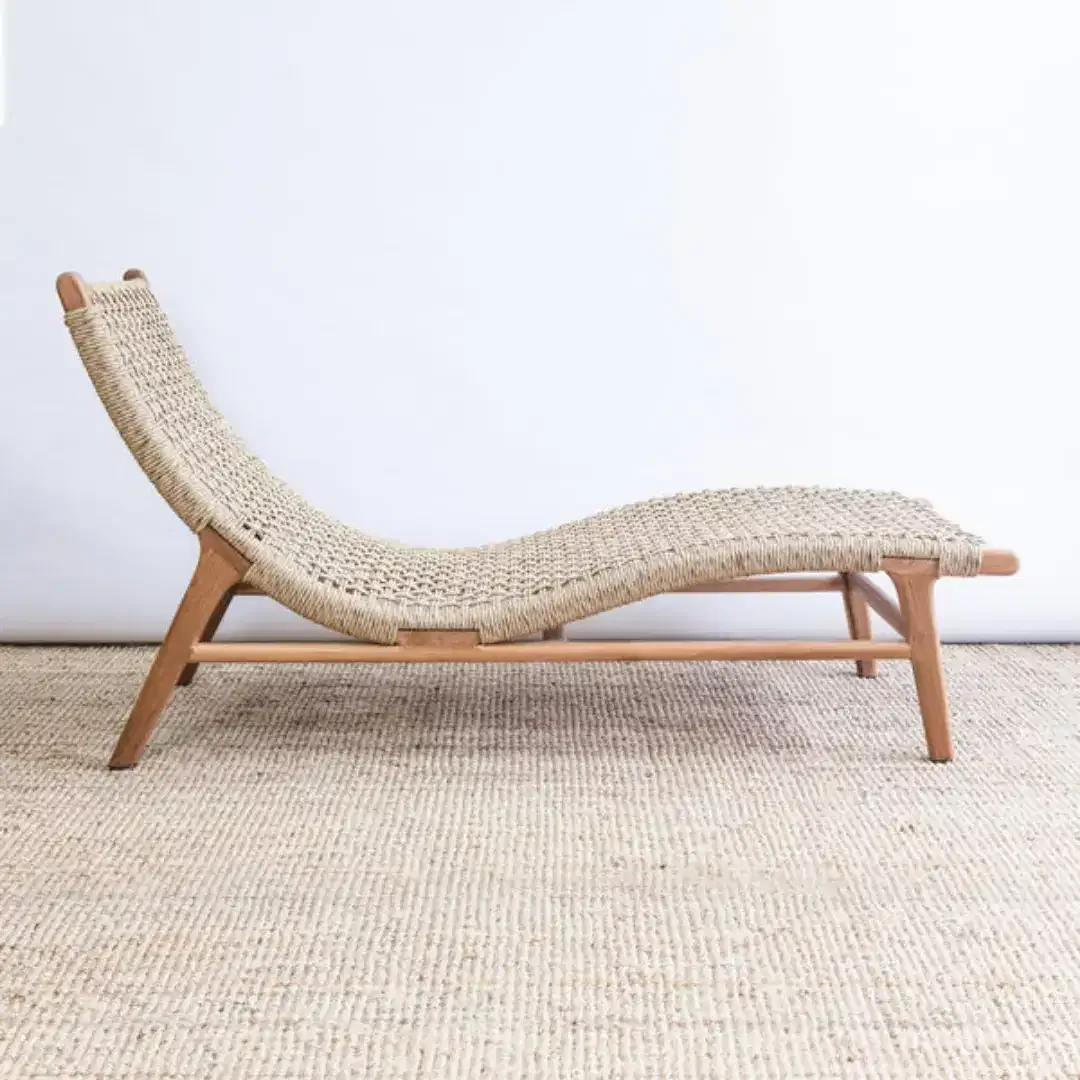 Sun Lounger Aesthetic Bangku Malas Pantai Kayu Jati Kombinasi Anyaman - Image 4 of 5