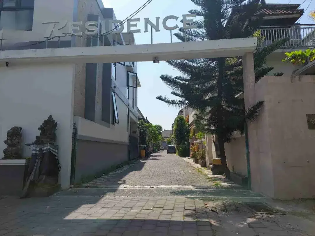 Rent Rumah Cluster One Gate Resident Gatsu Timur Dkt Mall, Dyatmika - Image 1 of 10