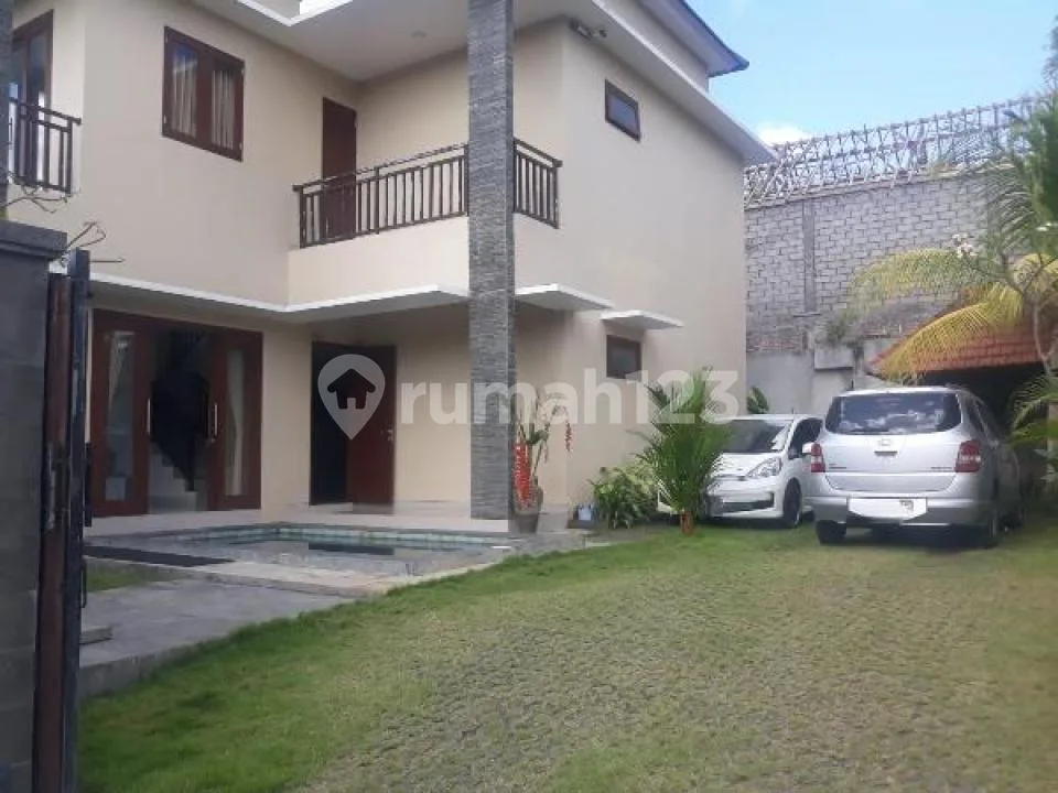 Villa Cantik Asri 2 Lantai 4 Kamar Bali Arum Jimbaran - Image 2 of 4