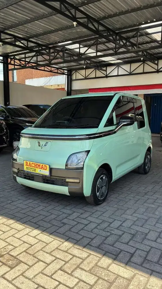 Wuling Air EV Lite 2023 Hijau muda A/T - Image 1 of 6