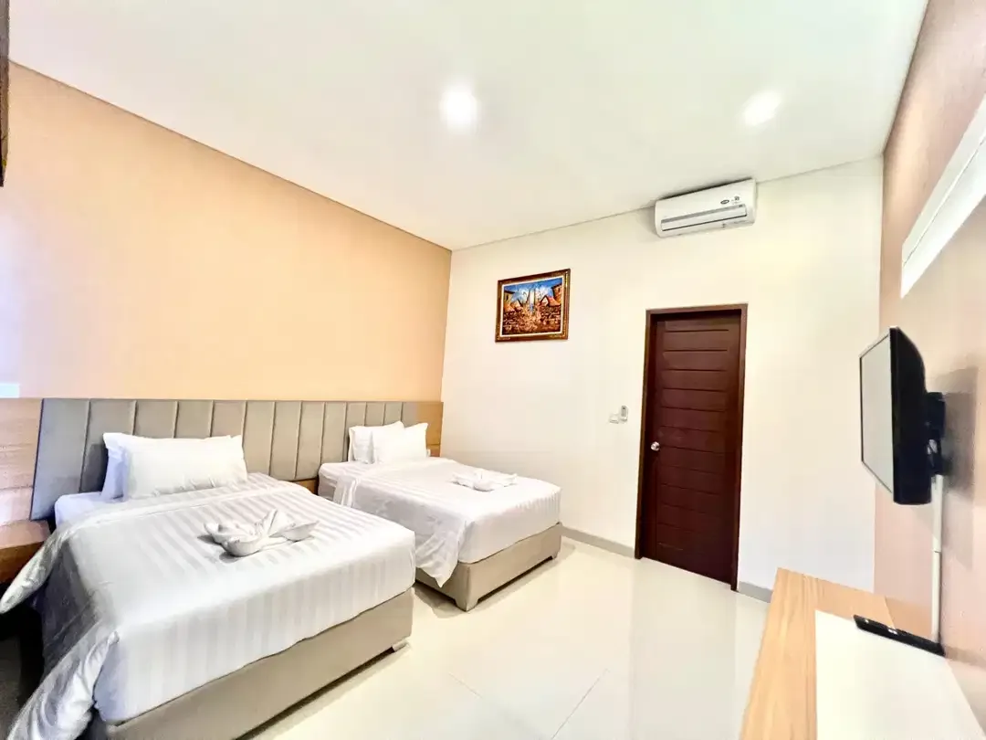 DIJUAL VILLA PREMIUM DUA LANTAI KAWASAN KUTA BADUNG BALI - Image 5 of 9