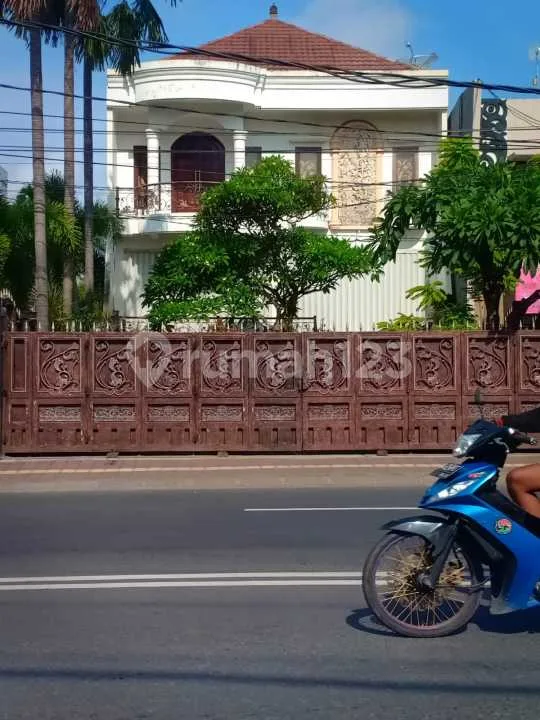 RUKO BESAR 2.5 LANTAI DAN MEMILIKI BASEMENT COCOK UNTUK GEDUNG KANTOR DAN SEGALA USAHA - Image 2 of 4