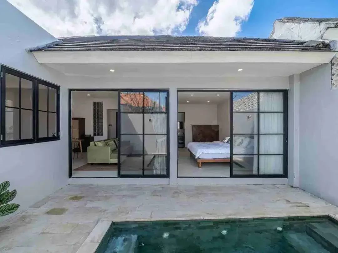FOR SALE VILLA Cantik Bergaya MINIMALIS Modern Siap Huni Di Lokasi Strategis PADONAN CANGGU BALI - Image 3 of 10