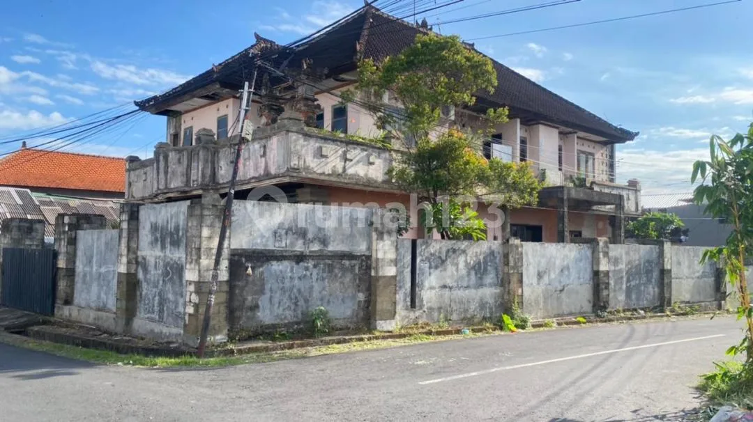 Jarang Ada! Dijual Rumah Megah Posisi Hook di Tengah Kota Denpasar - Image 2 of 4