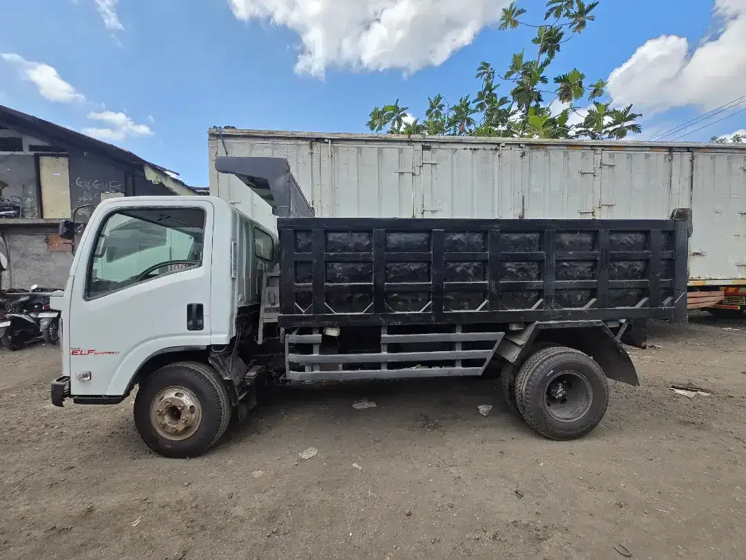 Isuzu Elf 2018 NMR 71T HD 6.1 Dump Truk - Image 3 of 5