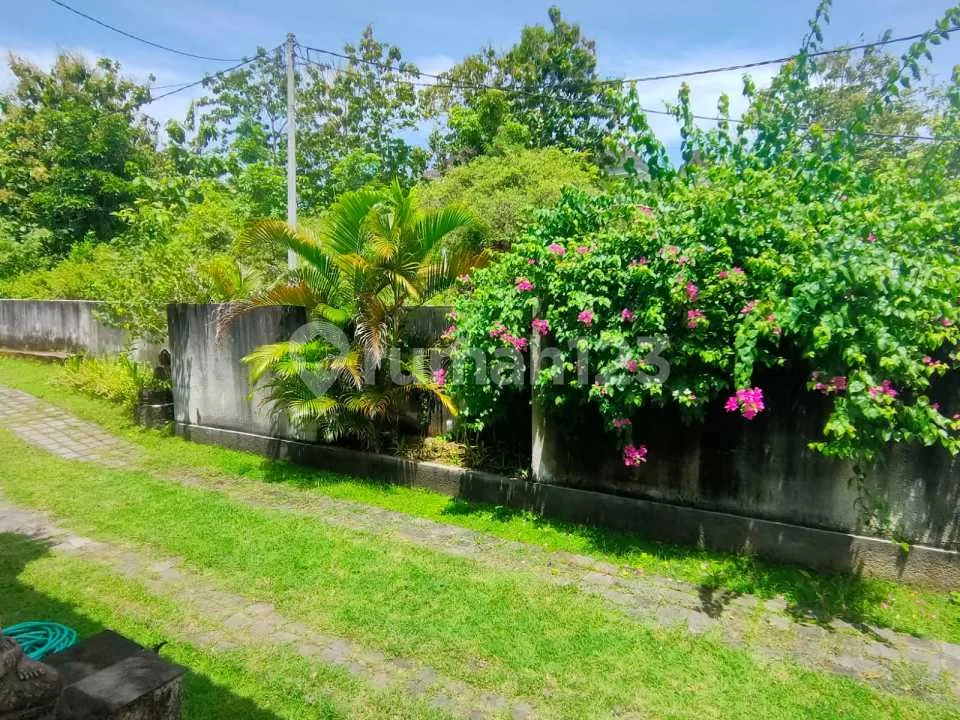 Villa Joglo Fully Furnished With Big Garden Near Balangan Beach - Image 2 of 4