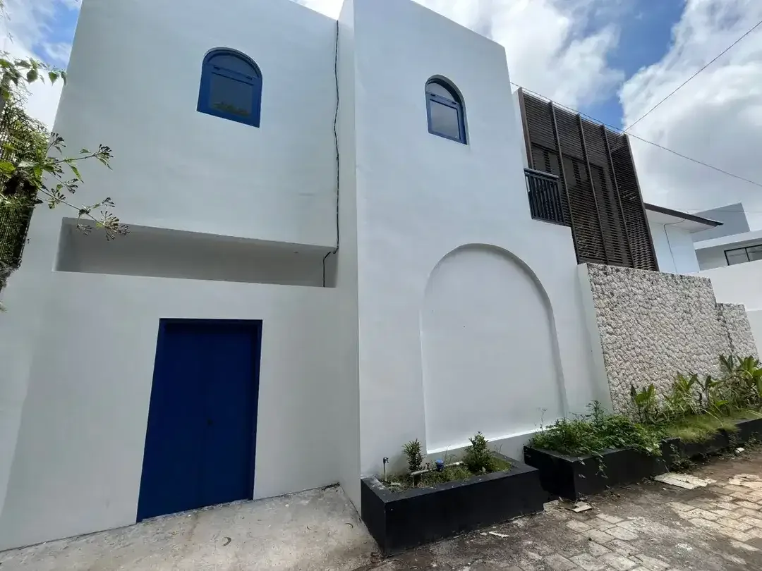 DI JUAL VILLA DI CLUSTER NUSA DUA BALI DEKAT PINTU TOLL - Image 1 of 10