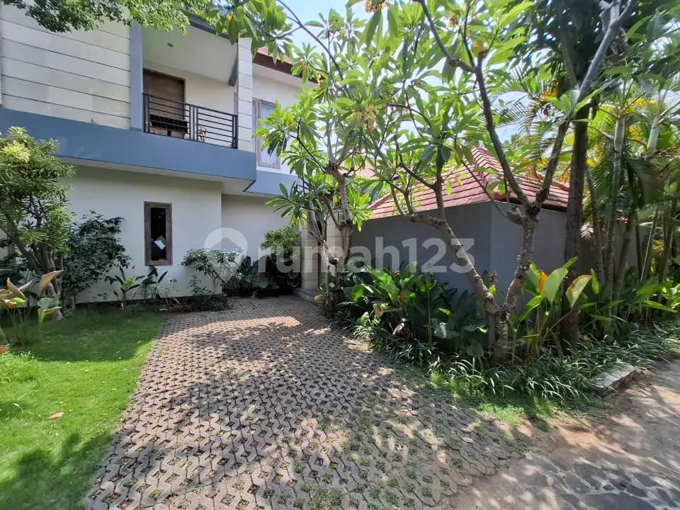 Villa Keren Sewa Jangka Panjang Jl Tukad Balian Denpasar Bali - Image 1 of 4