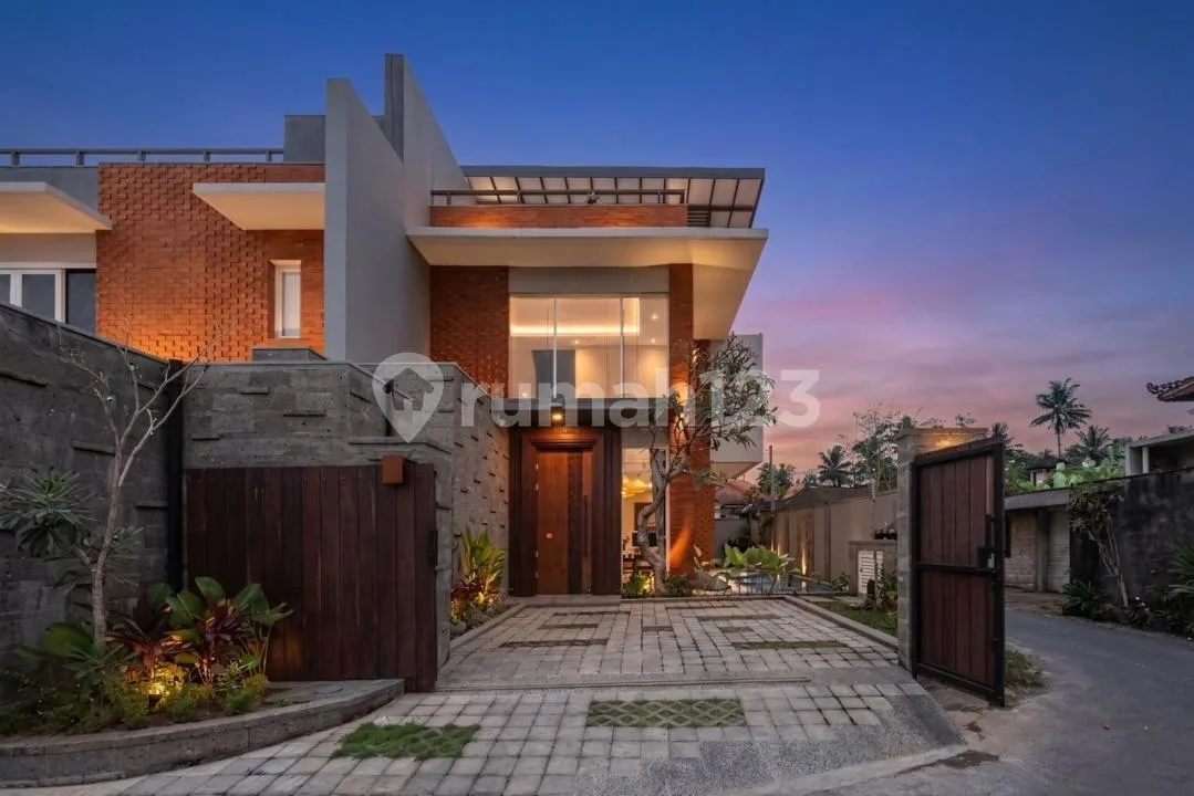 Dijual Villa Diubud dengan Konsep Luxury Modern Tropical - Image 1 of 4