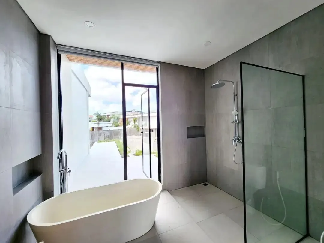 Luxury Villa di Tumbak Bayuh Canggu , Sangat Eksklusif dengan Pemandangan Sawah yang Menakjubkan! - Image 9 of 10