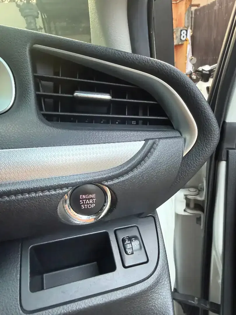 Toyota Sienta V 6MT AsliBali Low KM 20rb istimewa - Image 6 of 8