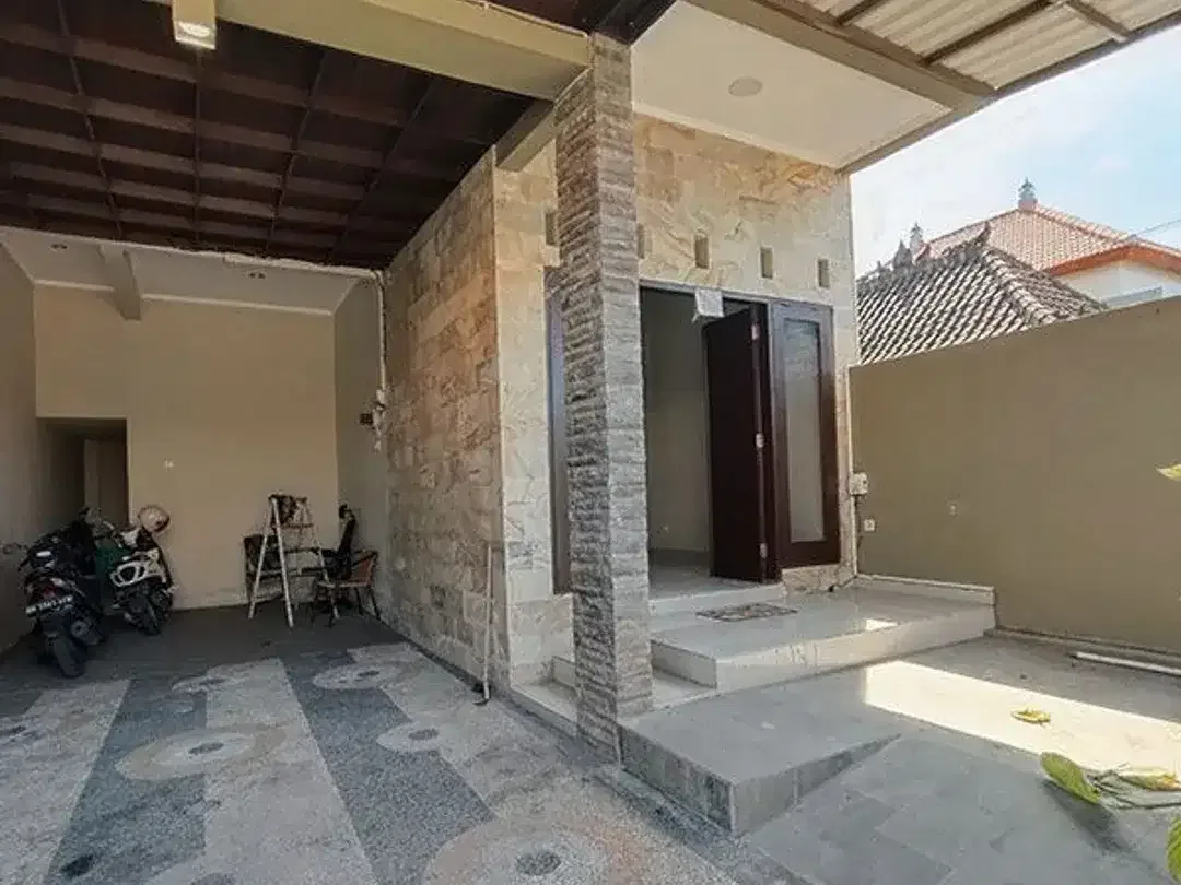 [AMR-096.LYD] Rumah Modern 4 Kamar Bisa untuk Kantor Lokasi Strategis di Jl Tukad Citarum Renon - dekat Sanur - Image 3 of 10