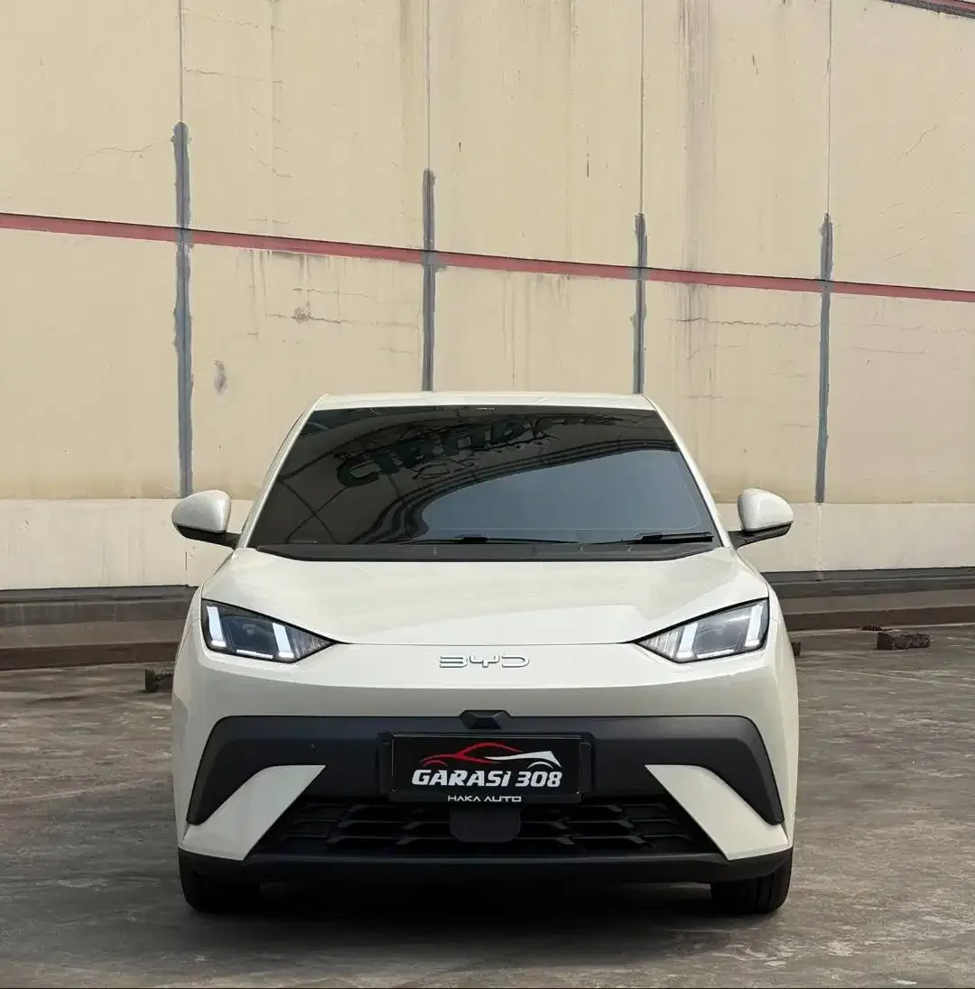 BYD Atto 1 Premium Long Range 2025 Putih  Pajak 12-2026 KM 22 rb - Image 2 of 10