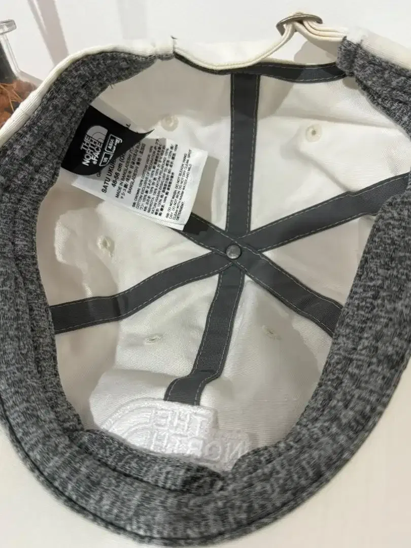 Topi The North Face Asli Putih - Image 4 of 4