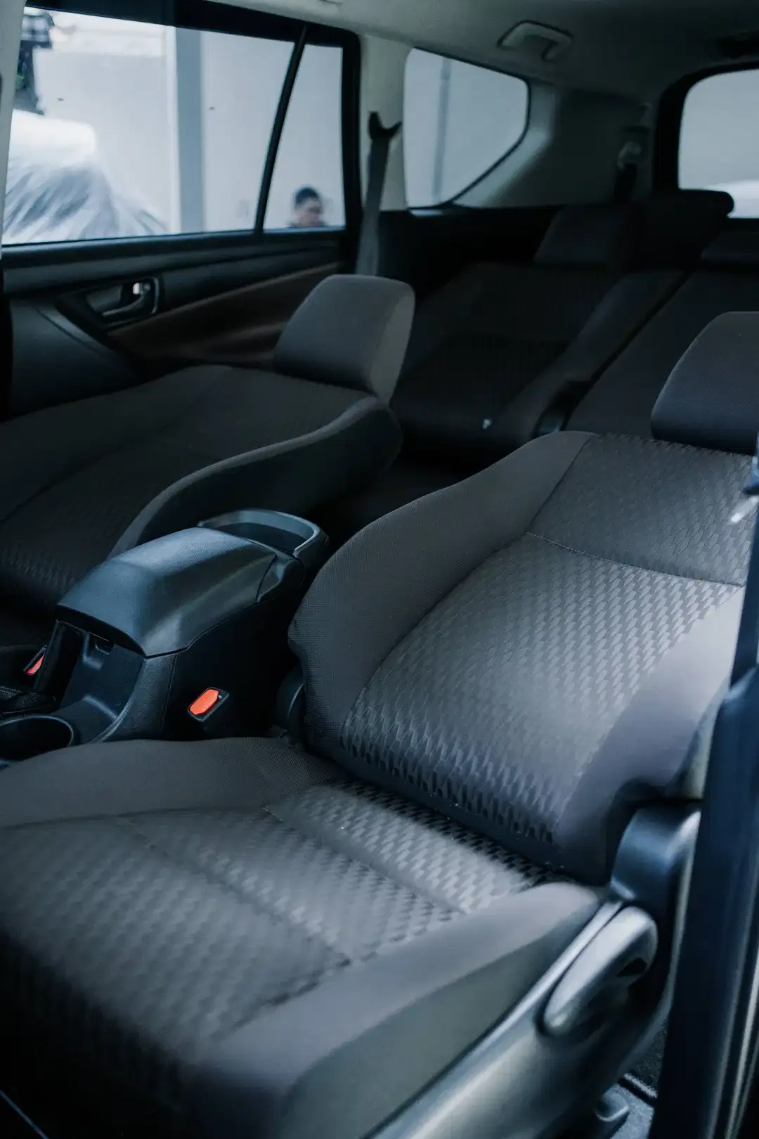 TOYOTA INNOVA G MATIC 2.4 DIESEL AT 2025 - Image 7 of 10