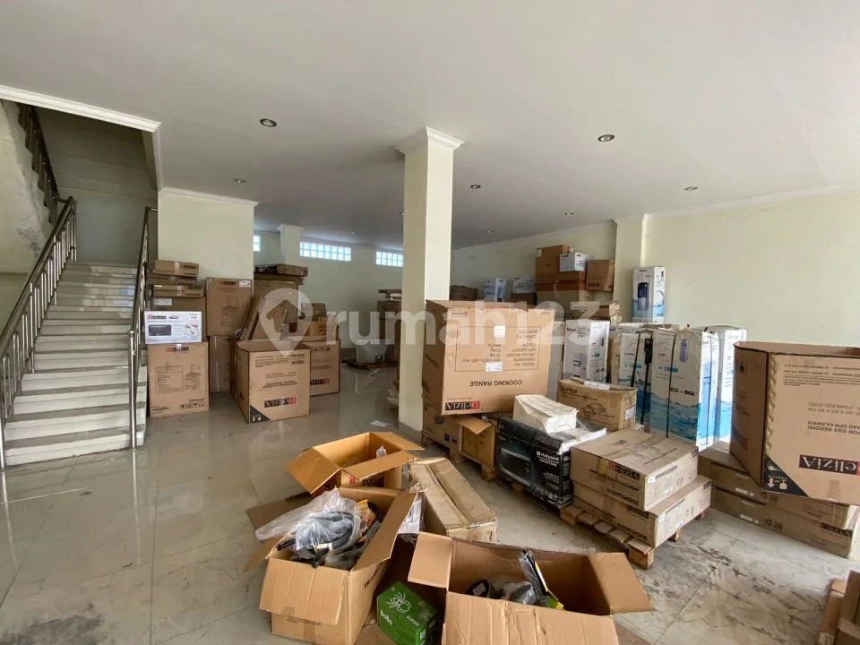 Ruko Gandeng di Area Premium Teuku Umar Barat Area Komersial Cocok Untuk Kantor Dan Berbagai Bisnis Parkir Luas - Image 2 of 4