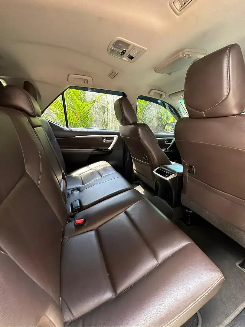 FORTUNER VRZ TRD 2017 MATIC DIESEL ASLI BALI LOW KM - Image 7 of 10