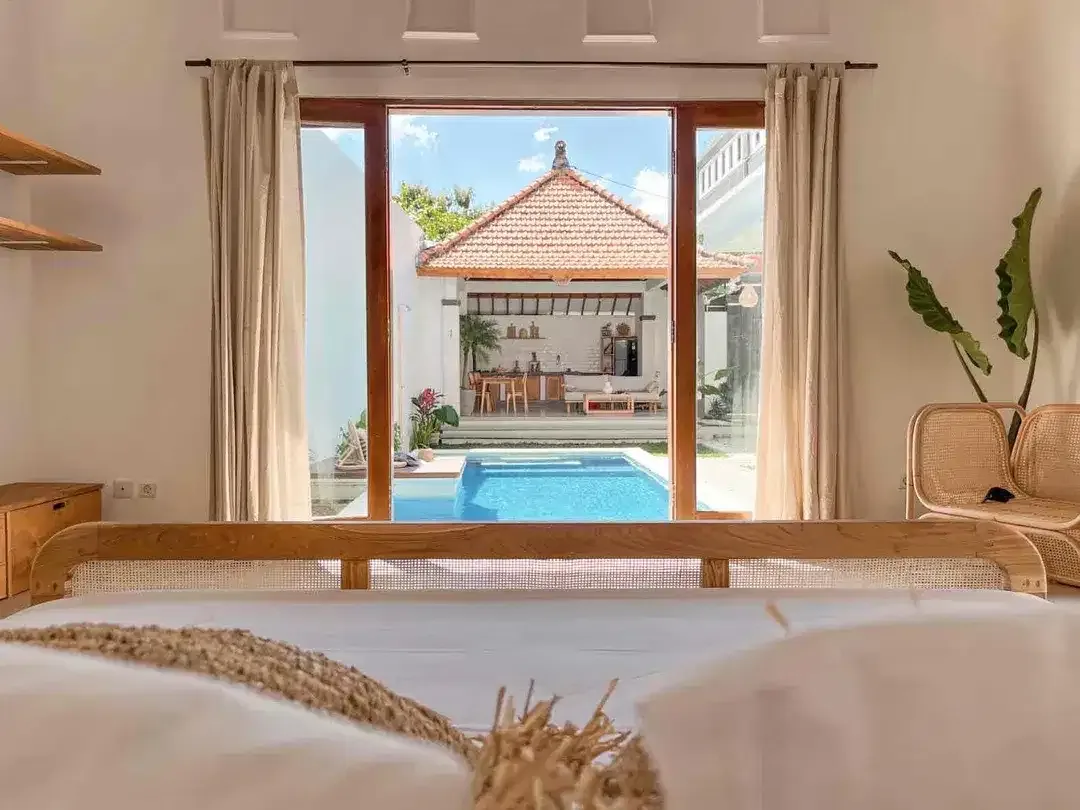 DISEWAKAN VILLA FURNISH PRIVATE POOL DI KEROBOKAN SL - Image 3 of 10