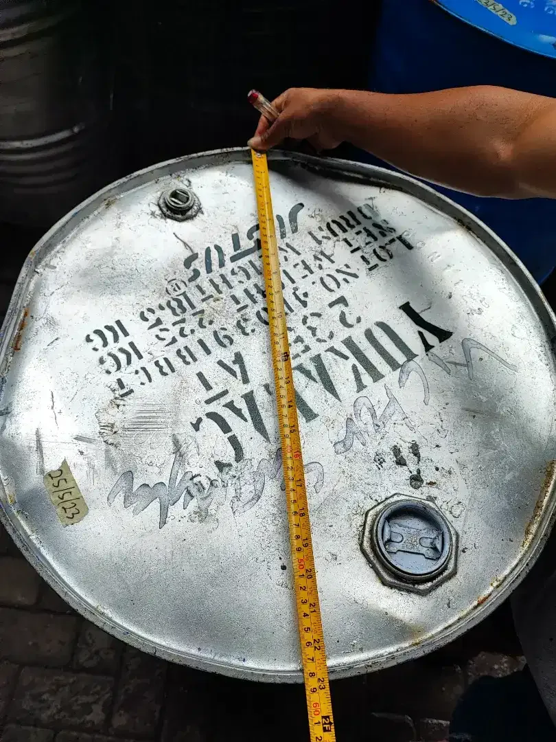 Drum besi bekas oil / resin - Image 2 of 3