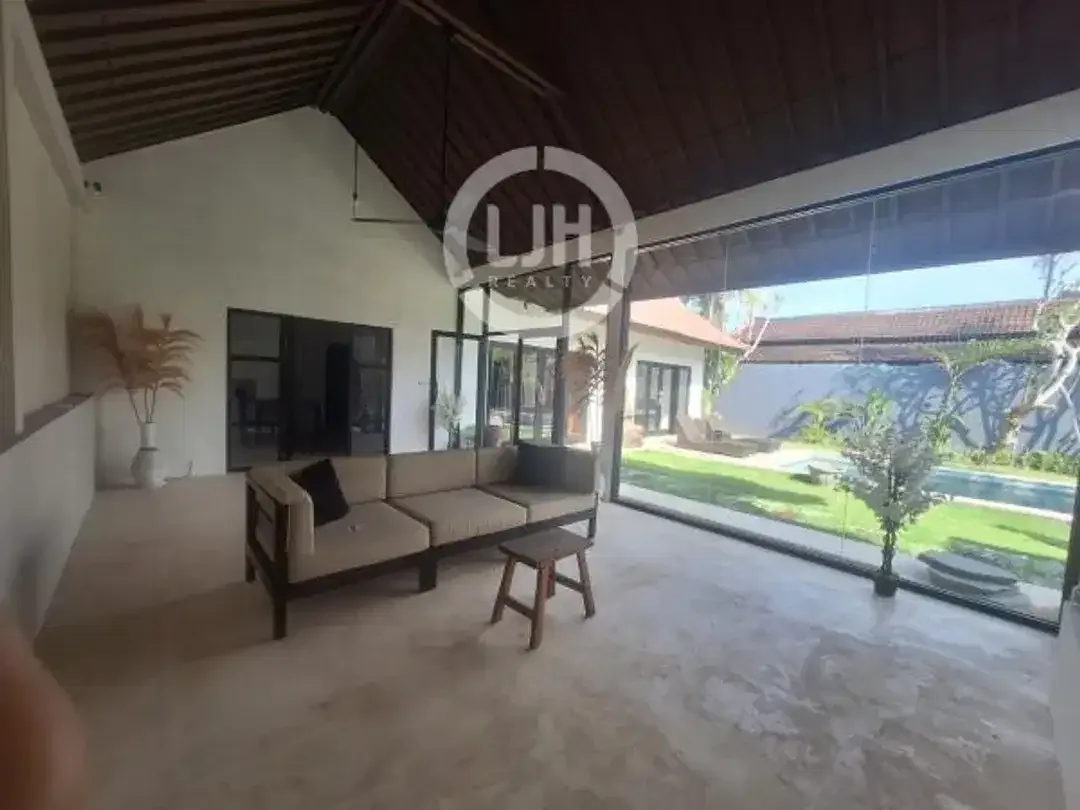 3 Bedroom Villa at Tibubeneng, Canggu, Furnished, Spacious Garden, Walking Distance to Batu Belig Beach - Image 3 of 6