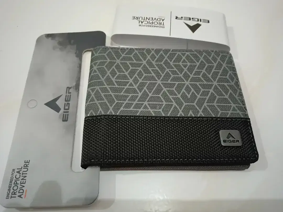 Dijual Cepat Dompet Eiger 100% Original Bahan Canvas (BARU)Lengkap Box - Image 1 of 5