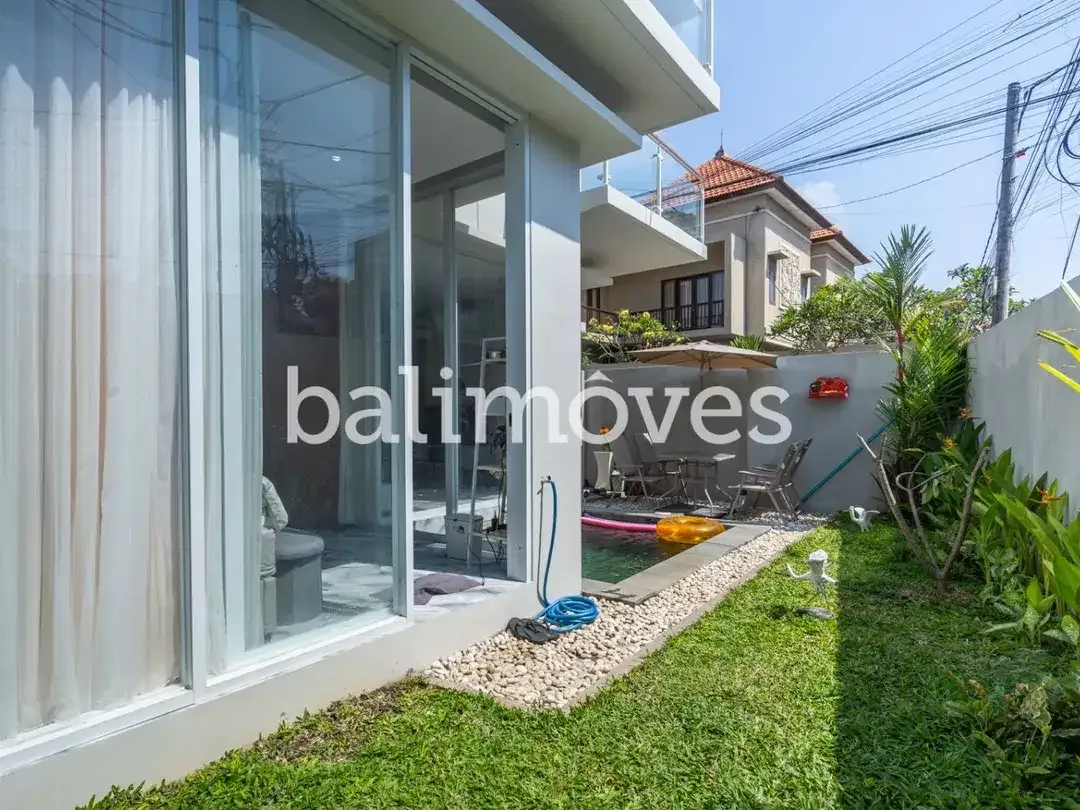 Vila Baru yang Menawan dengan Tiga Kamar Tidur di Sanur - Image 5 of 10