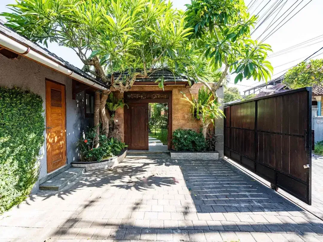 For sale leased hold villa 37 years at kerobokan badung bali - Image 2 of 10