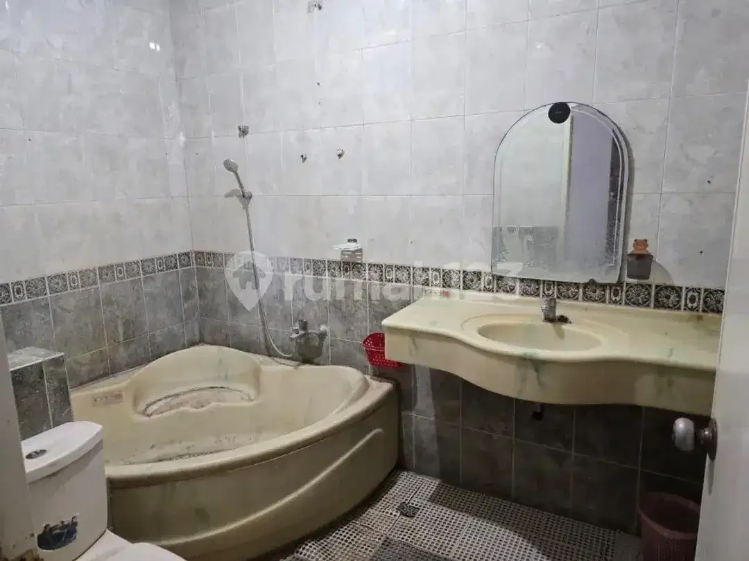 Bebas Banjir, Rumah, 2 Lantai, di Pemogan Dibawah Harga Pasar - Image 5 of 10