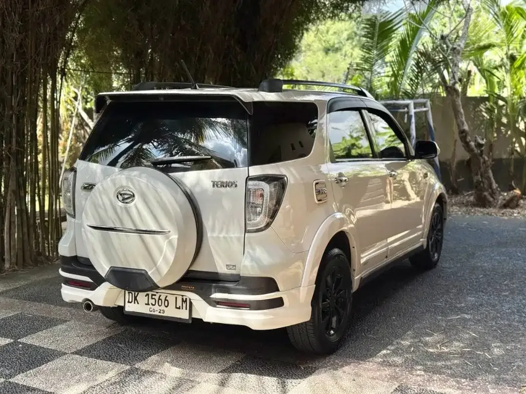 TERIOS ADVENTURE 2015 PUTIH DP 30 SIAP PAKAI - Image 4 of 8