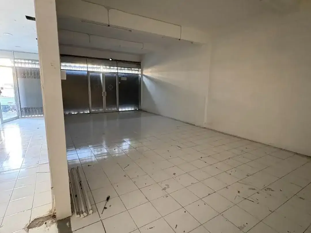 RUKO 4 LANTAI STRATEGIS LOKASI RAMAI DISEWAKAN, DI DENPASAR BARAT - Image 4 of 7