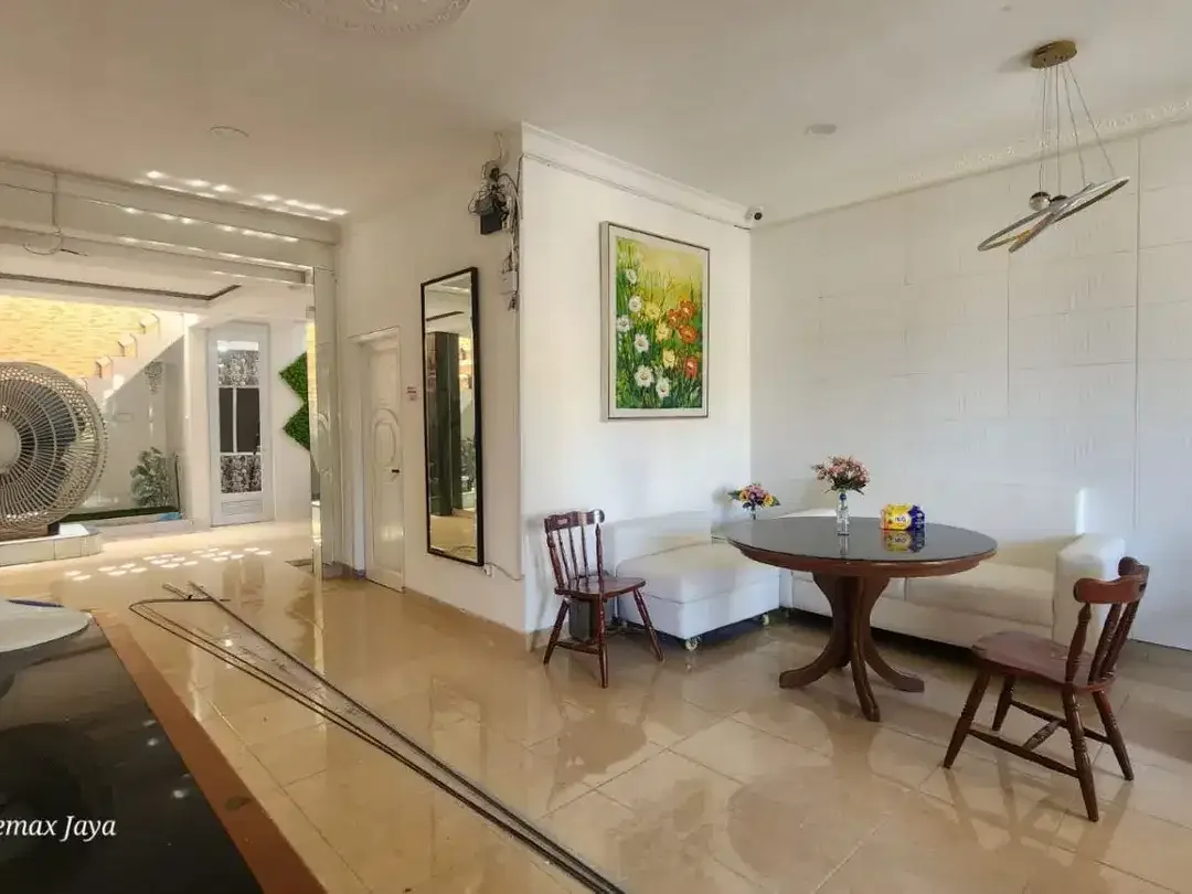 RUMAH MURAH DIJUAL, KONDISI BAGUS - KOMPLEK ONE GATE SYSTEM BERANDA MUMBUL. - Image 3 of 10