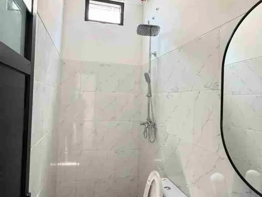 Jual Rumah 2lt Unfurnished Lokasi Perumahan Mumbul Jimbaran Bali. area strategis & nyaman untuk hunian. - Image 4 of 10