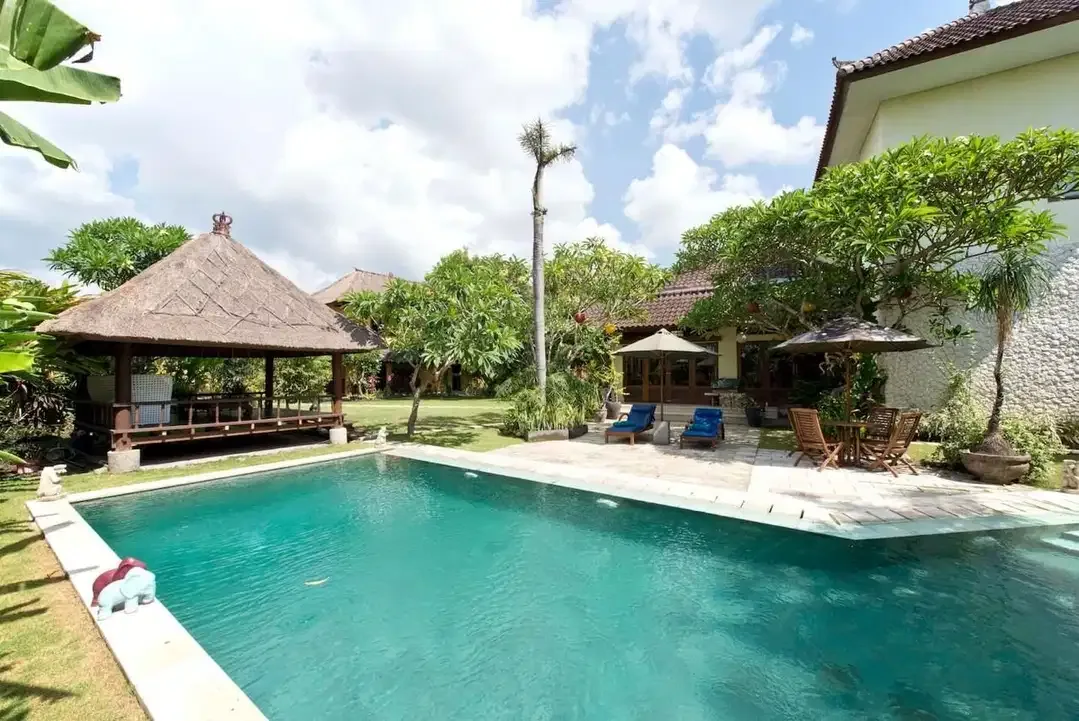 Villa Tropical Furnished Di Brawa Canggu Dkt Finns Beach Atlas Beach - Image 1 of 10