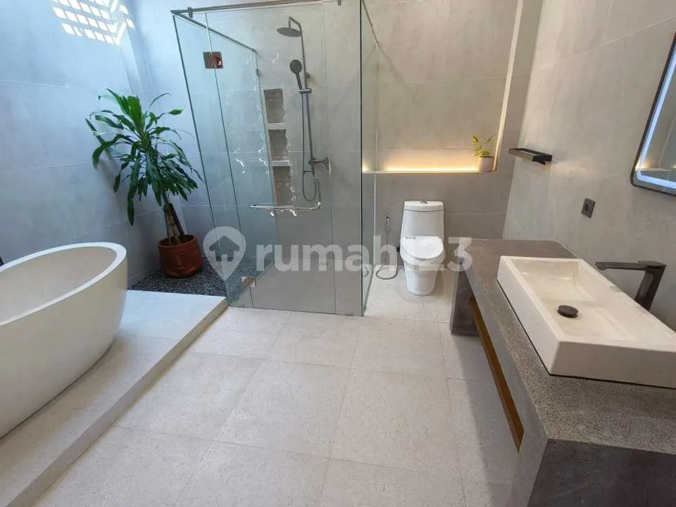 Brand New Villa Dekat Pantai Saba Dan Pantai Purnama - Image 2 of 4