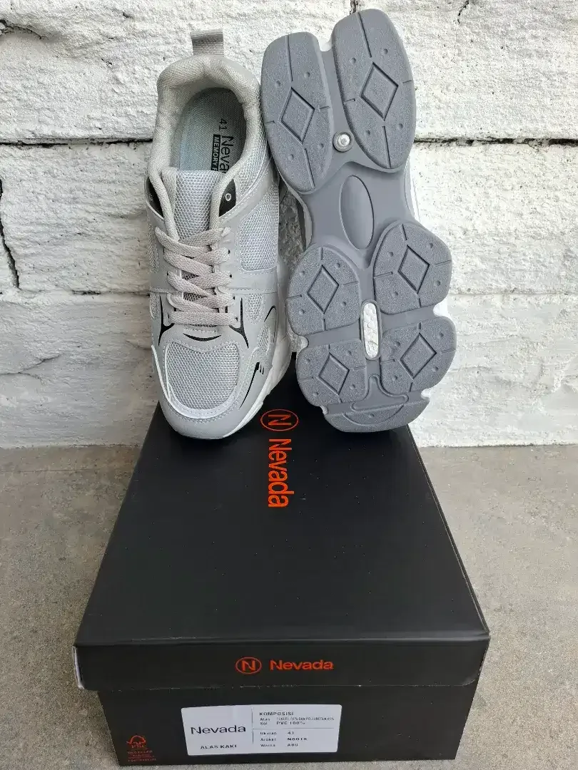 Sepatu Running Nevada Size 41 Baru - Image 3 of 3