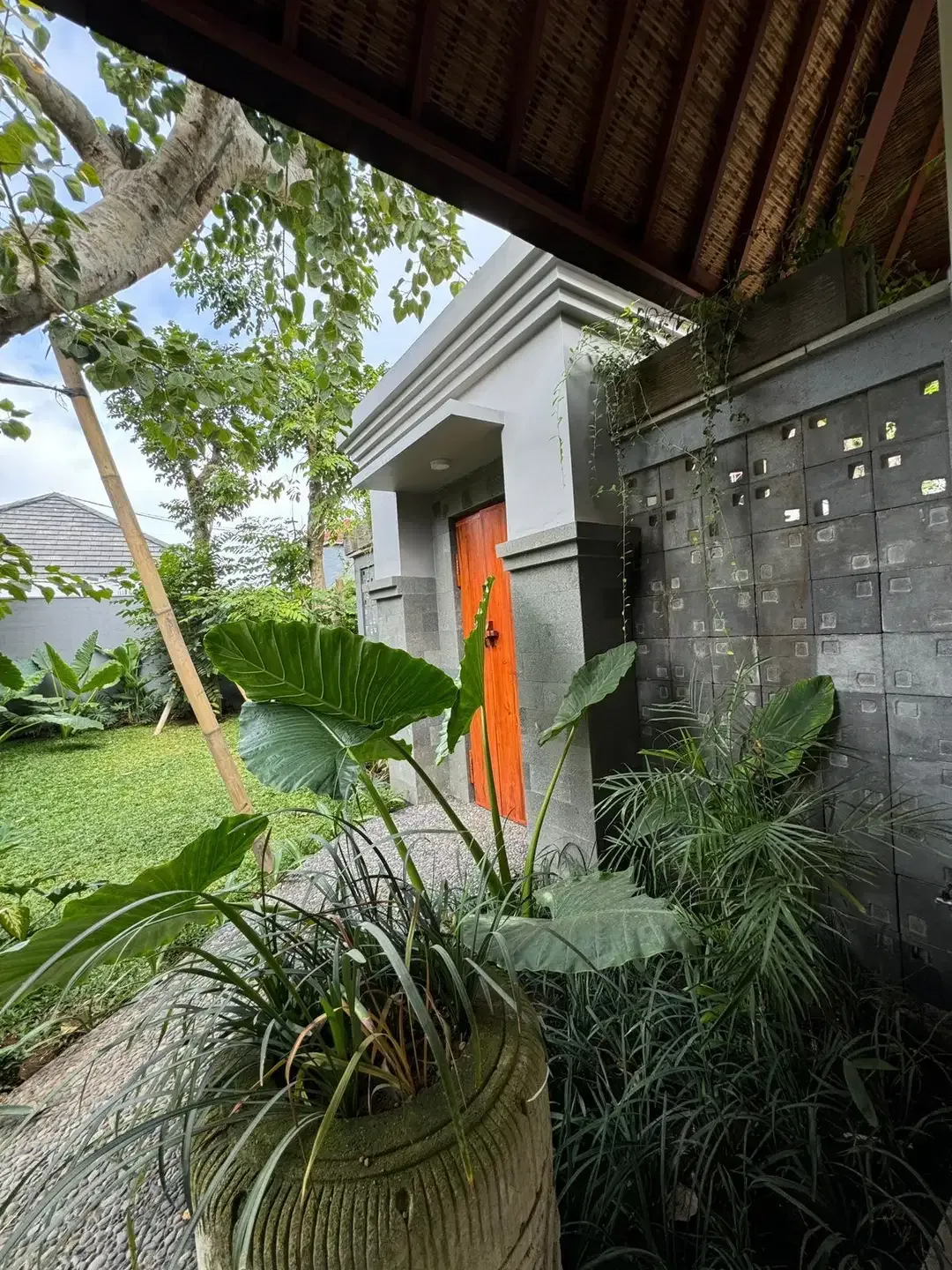 Villa For Sale with Prime location in Uluwatu Bali - Image 2 of 10