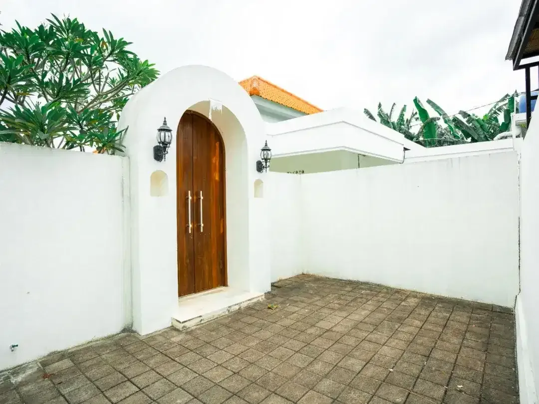 VILLA BRAND NEW DI BABAKAN CANGGU DEKAT PANTAI BATU BOLONG - Image 5 of 10