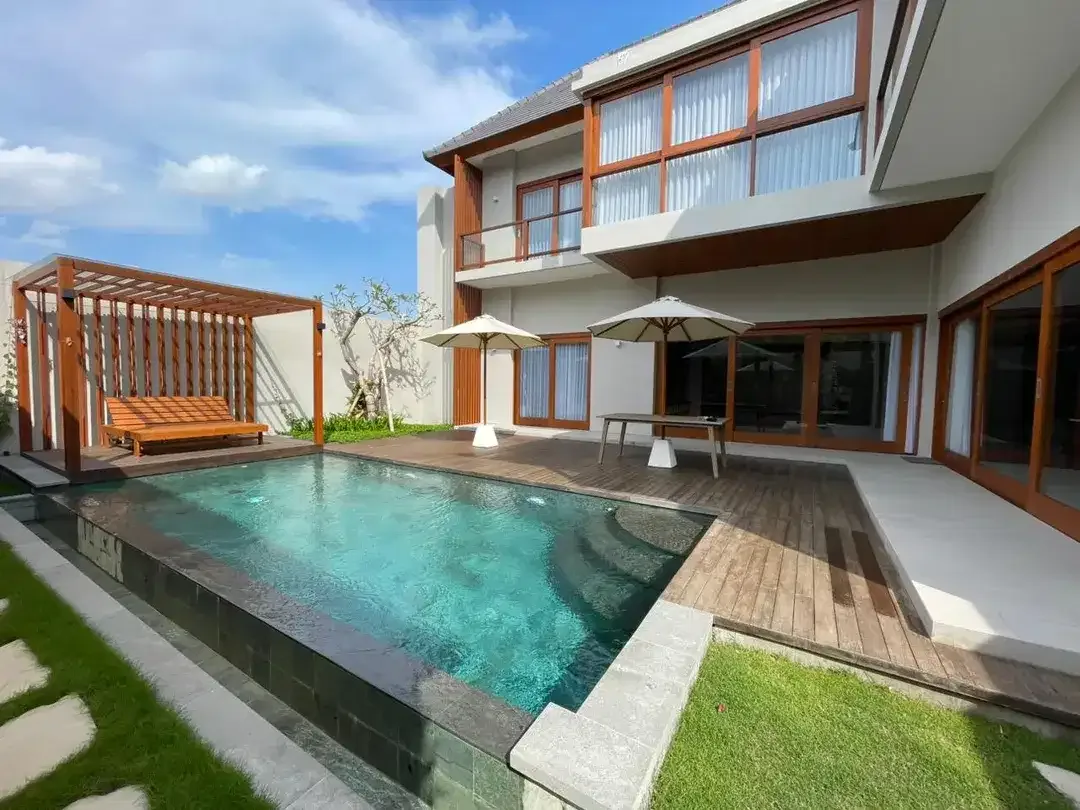 PREMIUM 4-BEDROOM VILLA IN UMALAS BUMBAK - Image 5 of 10