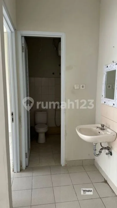 Strategic 3 Bedroom House For Rent, In Kerobokan Kelod Area - Image 4 of 4