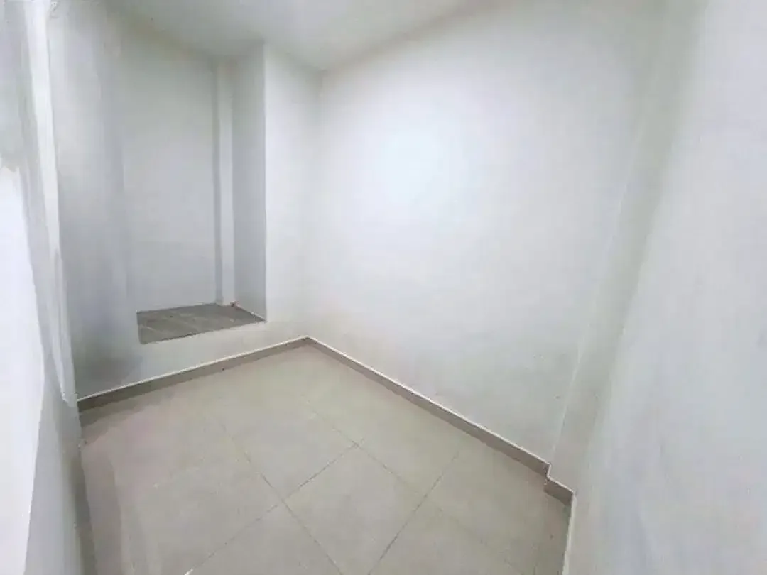 [Amr-070.Arw] Disewakan Tahunan Rumah Baru 3 Lantai di Penatih, Denpasar - Image 9 of 10