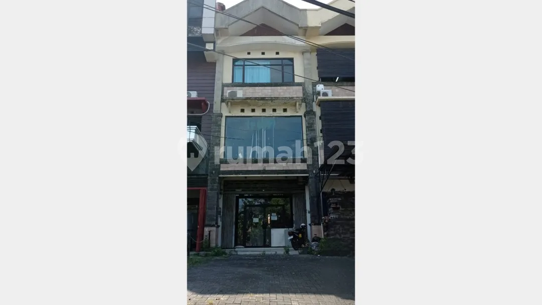 Dijual Ruko 3 Lantai Cocok Untuk Kantor / Usaha diKerobokan, Kuta - Image 1 of 4
