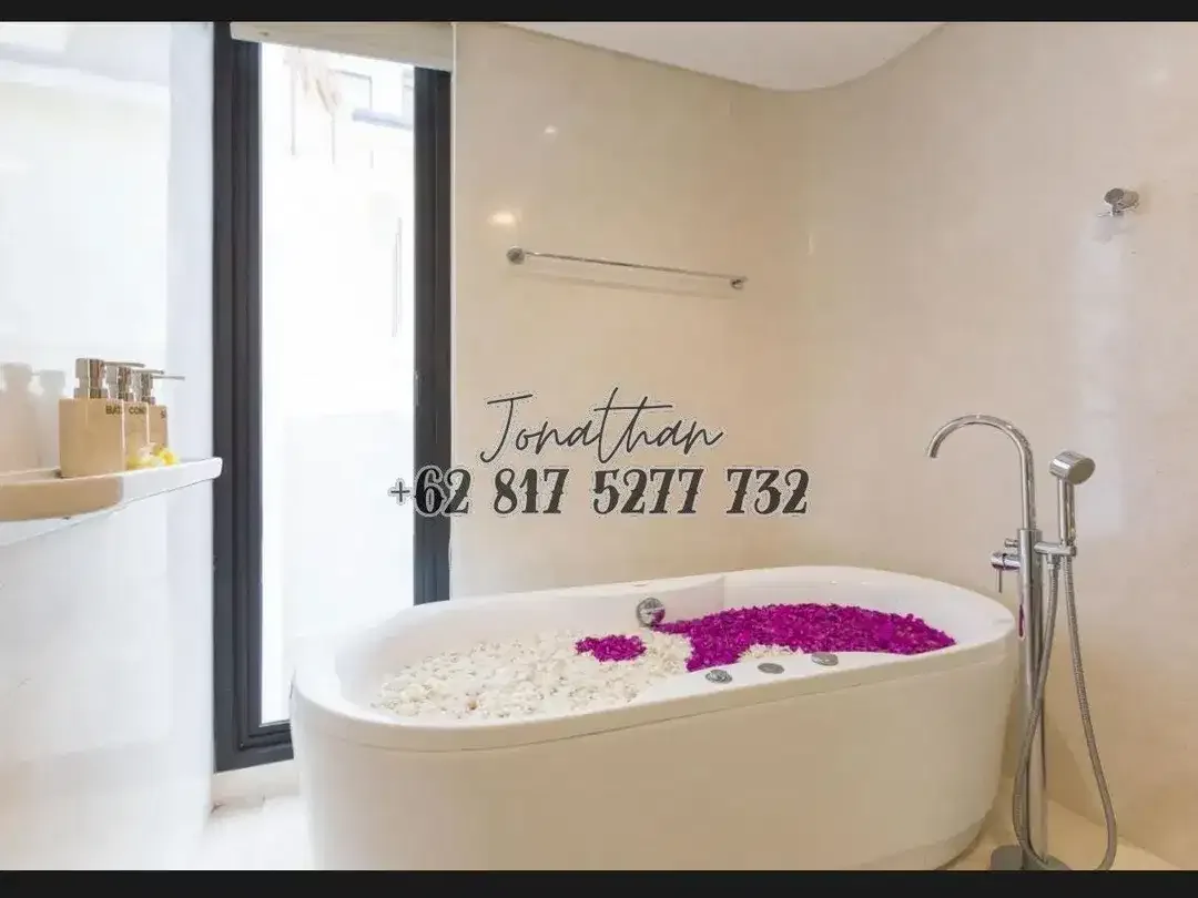 Dijual Villa Mewah SHM 4 Kamar Private Pool Lokasi Prime Dekat Finns Beach Club Berawa Bali - Image 3 of 10