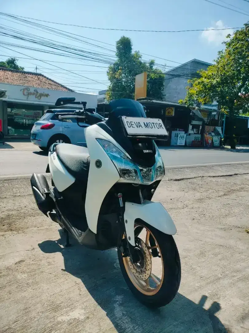 Lexi 2019 putih DP kredit 3,5 jt Deva motor - Image 1 of 8