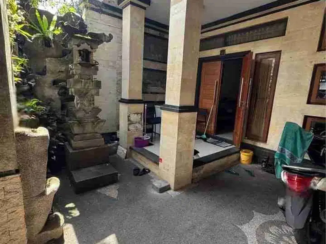 Rumah 2 Lantai Semi Furnish Siap Huni di Kerobokan - Image 3 of 10