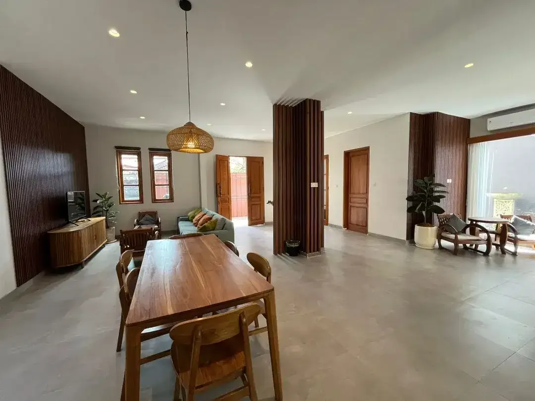 FOR SALE: Newly Renovated Villa Behind Brunch Club Pererenan with Garden and Pool - Image 4 of 10