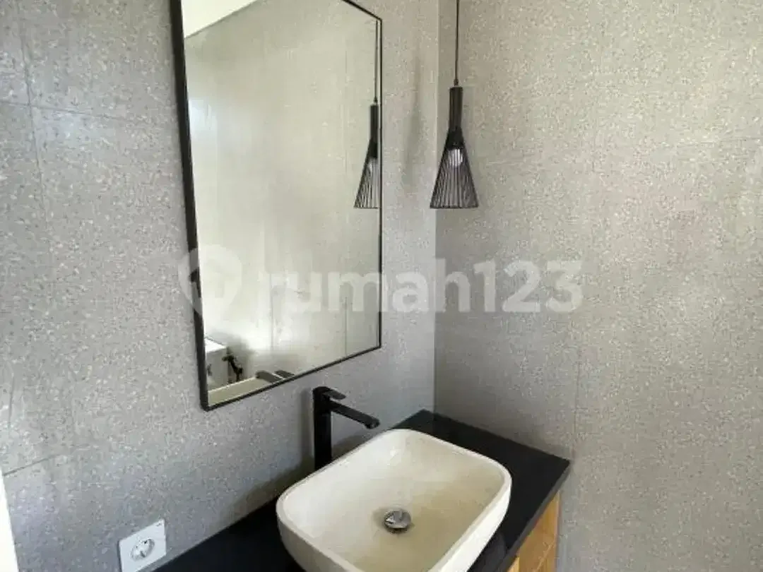 Villa Mewah Area Hotel Ayana Type Spring 3 Bed Room 2 Lantai Jimbaran Bali - Image 10 of 10