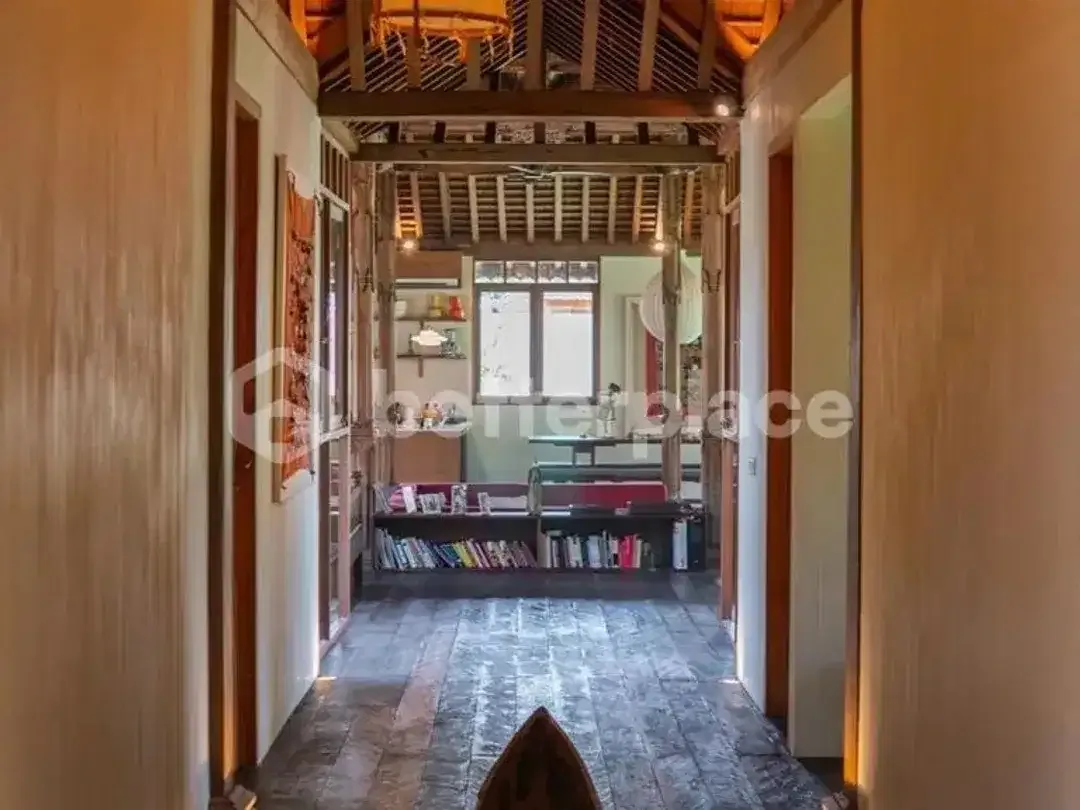 Elegant Freehold 3-Bed Bali Villa Surrounded by Lush Jungle Scenery with Infinity Pool, Sauna, Ice Bath, and Bespoke Artisan Details - Image 9 of 10