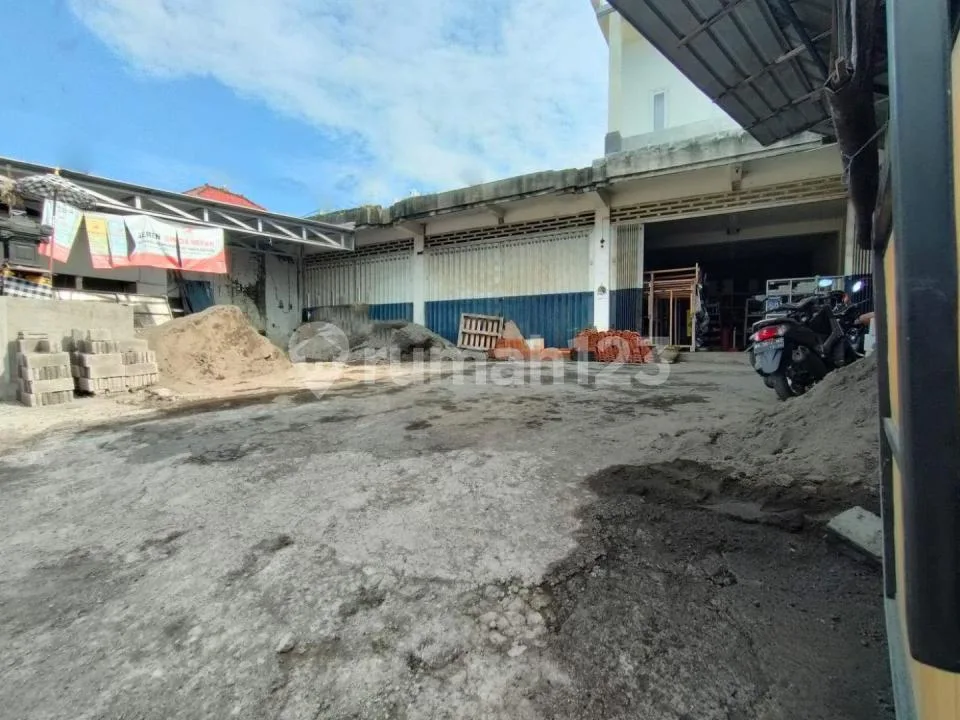 Dijual Tanah Bonus 2 Blok Ruko dan Isi Bangunan Kost 6 Kamar di Siulan Utama Denpasar Bali - Image 3 of 4