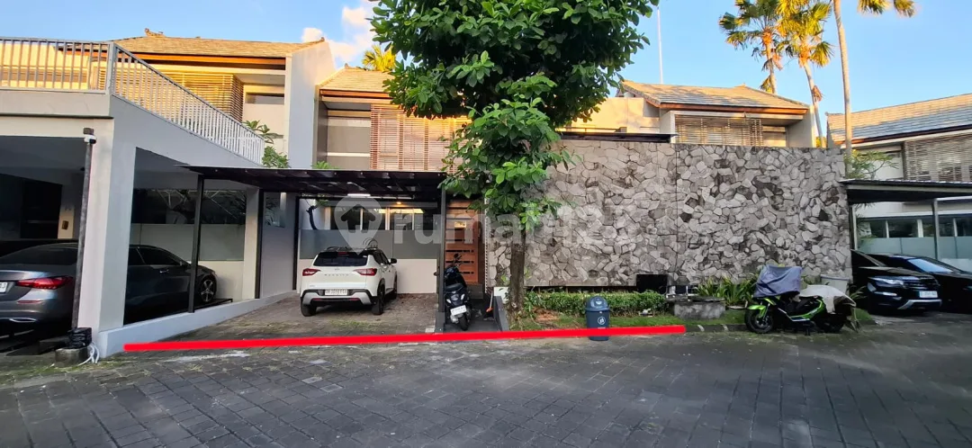 Dijual Rumah di Sunset Road Kuta Area Strategis ke Pusat Perbelanjaan - Image 1 of 4