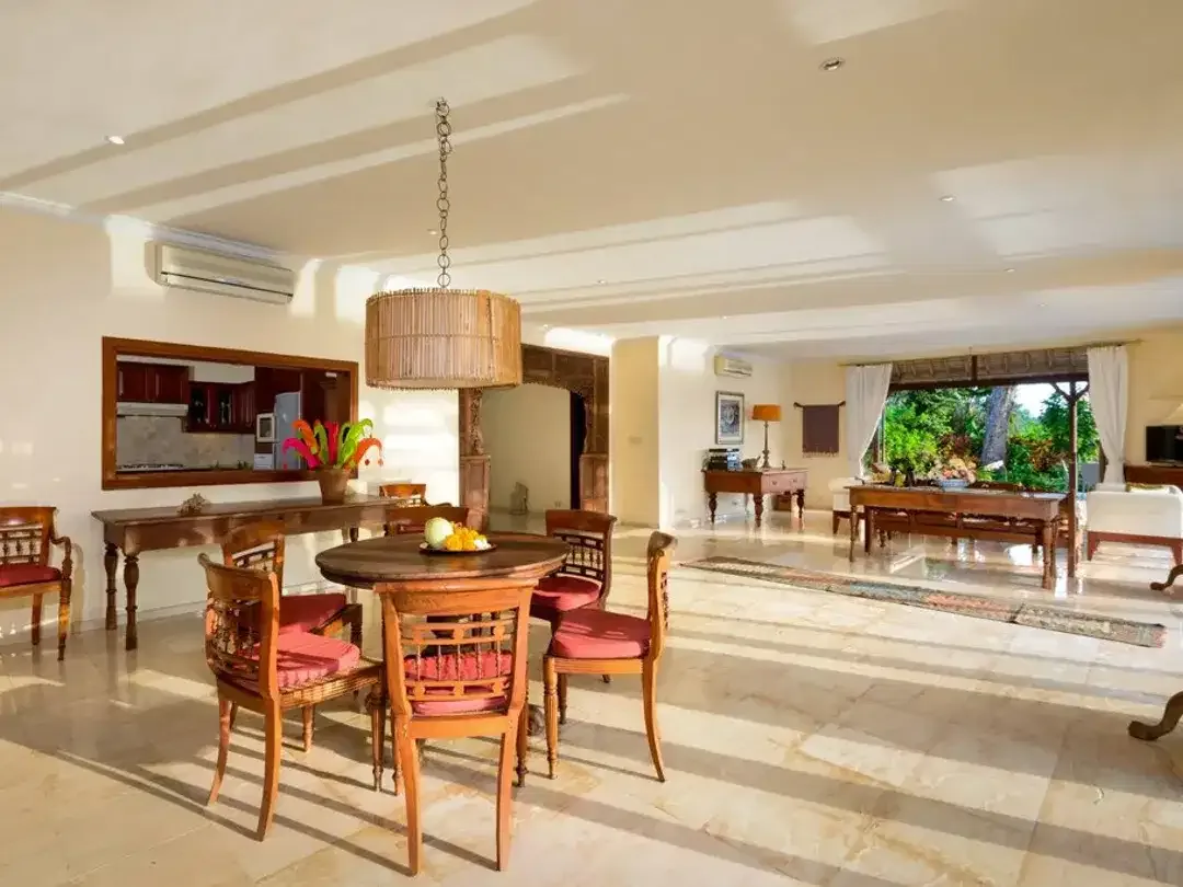 Leasehold - A Grand 7-Bedroom Luxury Retreat Surrounded by Nature - Image 8 of 10